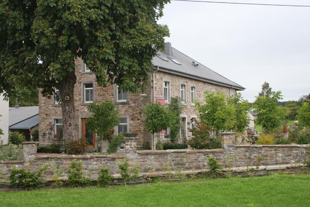 B&B Le Tapis Rouge Vielsalm Exterior foto